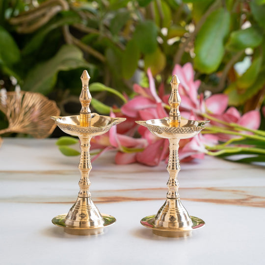 Brass Pillar Diya Set of 2 with Scalloped Bowl & Shine Finish