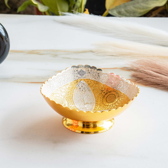 Pure Silver Plated Gold Polished Leaf Design Oval Shape Bowl 520 ML