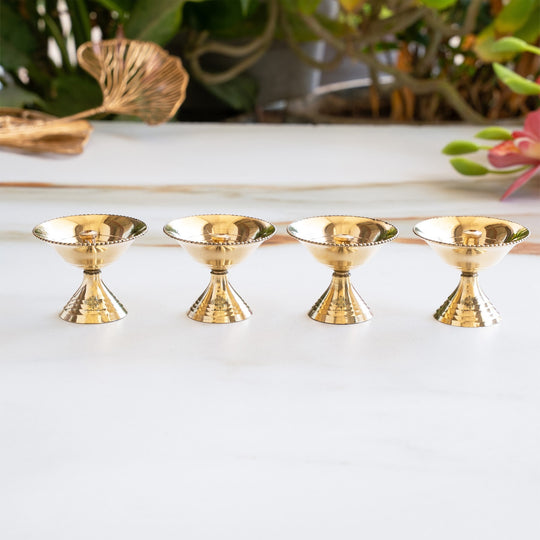 Brass Diya Set of 4 with Beaded Rim & Shine Finish
