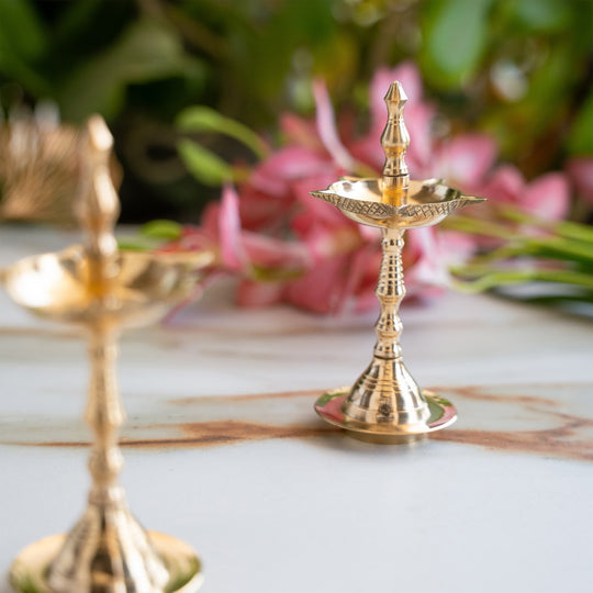 Brass Pillar Diya Set of 2 with Scalloped Bowl & Shine Finish