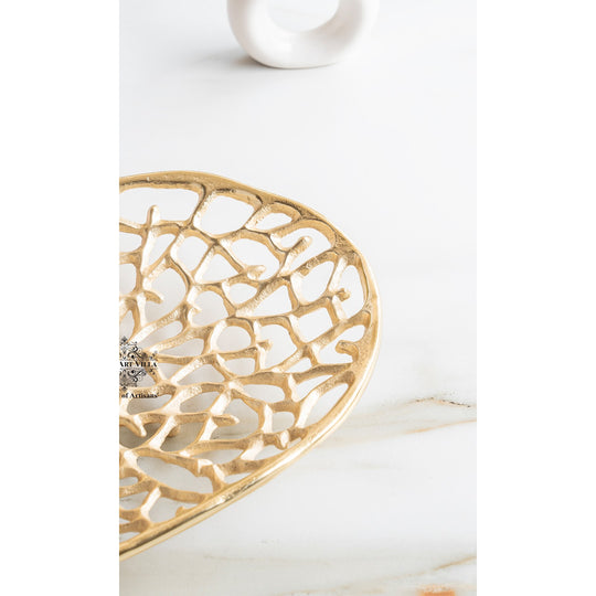 Gold Finish Antique Lacquer Matte Finish Decorative Tray – 47 cm Oval Shape, Cutting Design