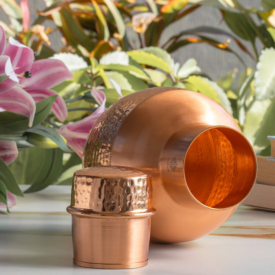 Pure copper bedside vessel with lacquer finish and textured half hammered body