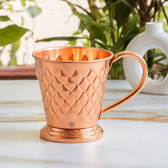 Copper Moscow Mule bucket mug close-up of diamond hammered texture — Indian Art Villa