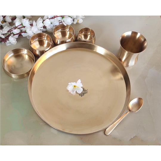 Handcrafted Pure Bronze Curve Shaped 7 Pieces Dinner Set | Thali Set with  Mirror Shine Finish
