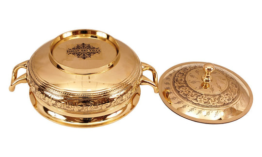 This is a set of centerpiece dinnerware for Indian food. Let your friends and family have their meal in unique and ethnic looking Dinnerware. With this dinner set, your Indian style dining experience goes several notches up. The material used is food grade.