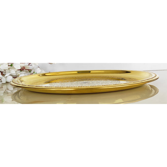 Double ring floral design brass plate by Indian Art Villa made in round form with bright gold tone and fine engraving
