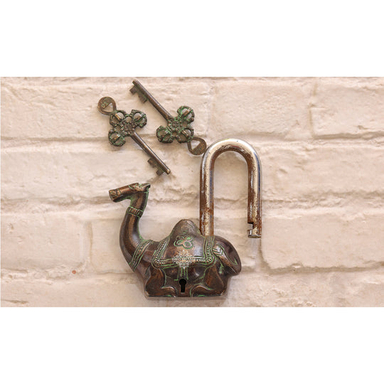 Antique brass camel security lock top view — Indian Art Villa