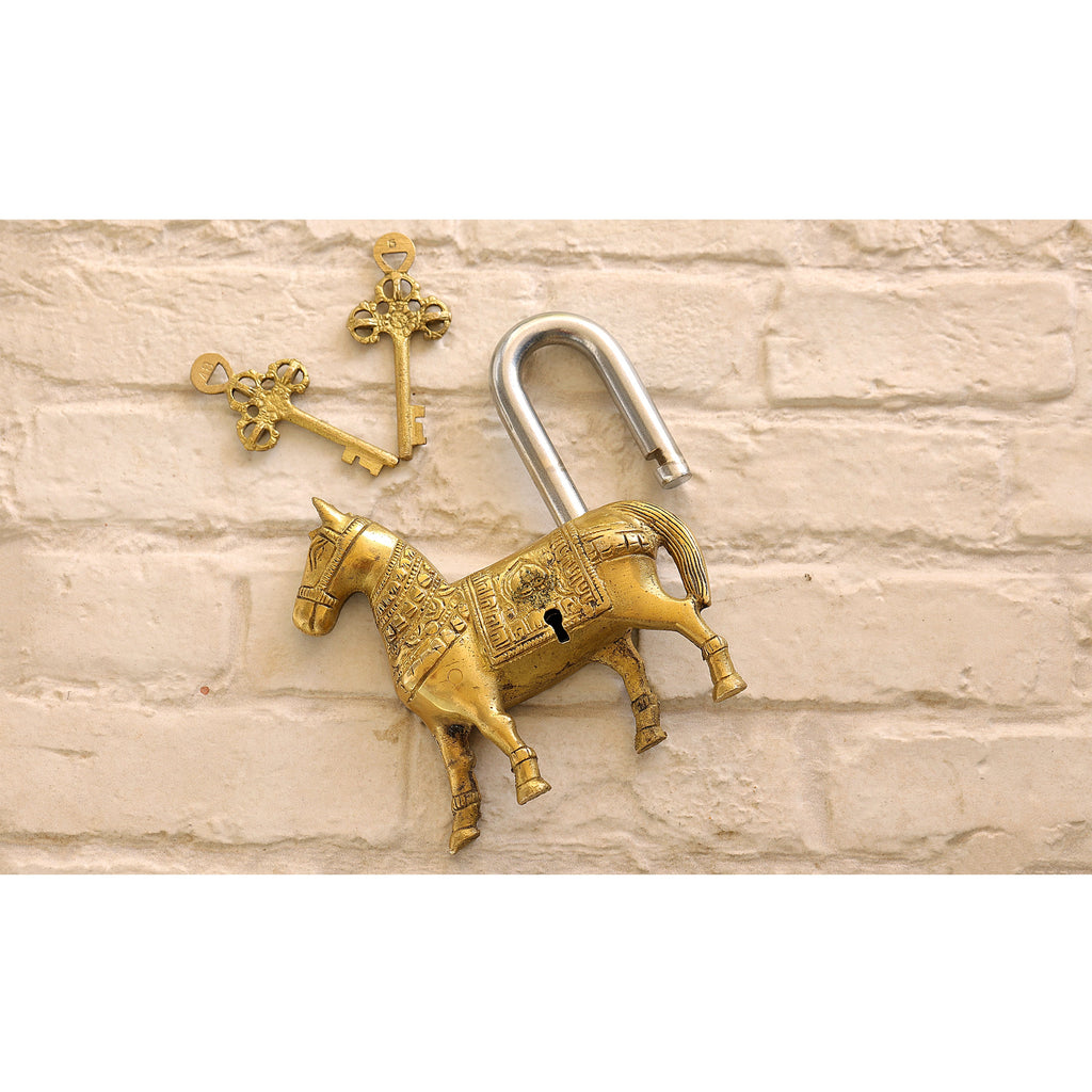 Indian Art Villa Handmade Gold, Old Vintage Style Horse Shape Brass Security Lock with 2 Keys, Size-5.5x5.5"