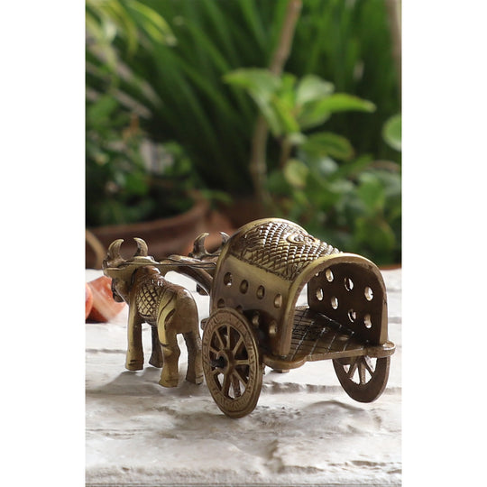 Brass Handcrafted Cart With Two Bull Showpiece Figurine, Home Hotel Office Decorative Item, Size-5.5x11.5 cm