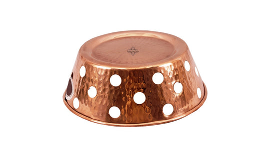 For traditional serving use this round hammered basket in copper finish offers a stylish way to present breads or snacks