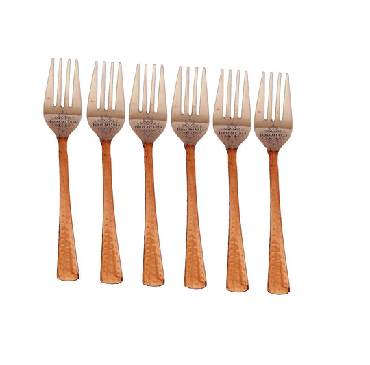 Six steel copper forks with hammered handles featuring sleek heads perfect for adding elegance to your table.