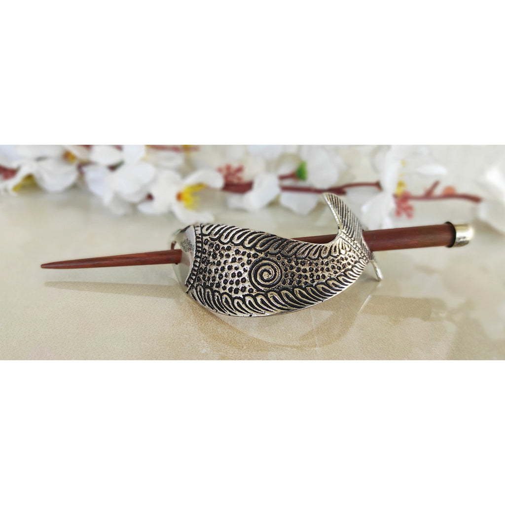 Indian Art Villa 2 Pcs. Hair Clip Set of 1 Brass Oval Lining & 1 Steel, Fish Design